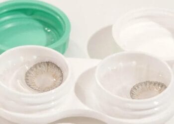 لنز رنگی روزانه