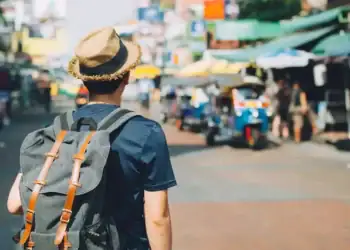 استفاده از لنز در سفر؛ نکات مهم و بهداشتی